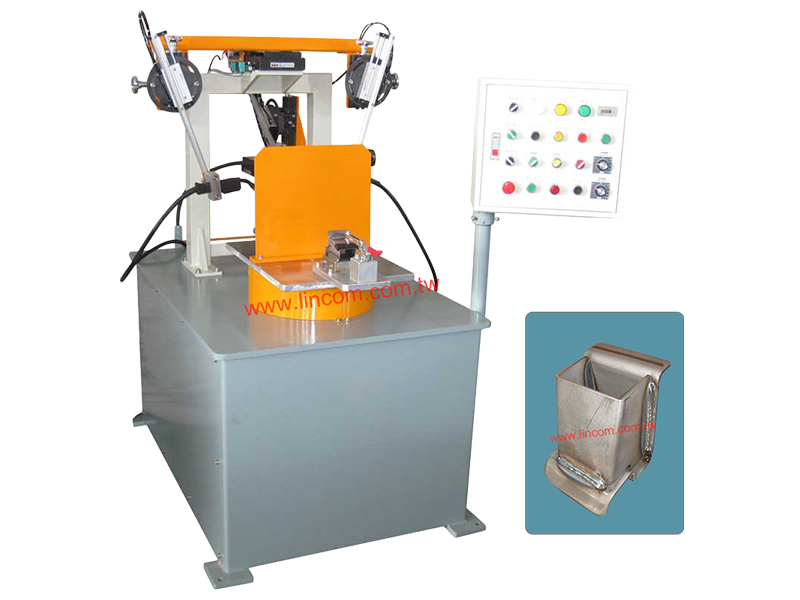 Mold interchange auto welder for storage cage's leg, three-gun type